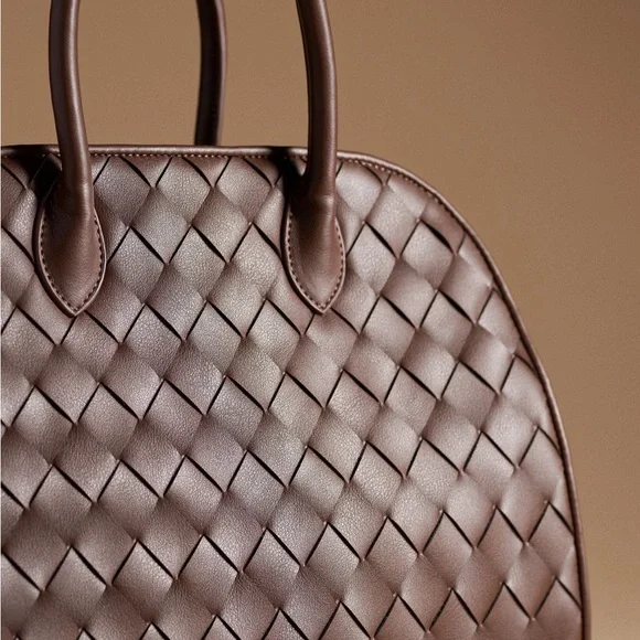 Woven structured weekender/Handbag - Picture 3 of 3